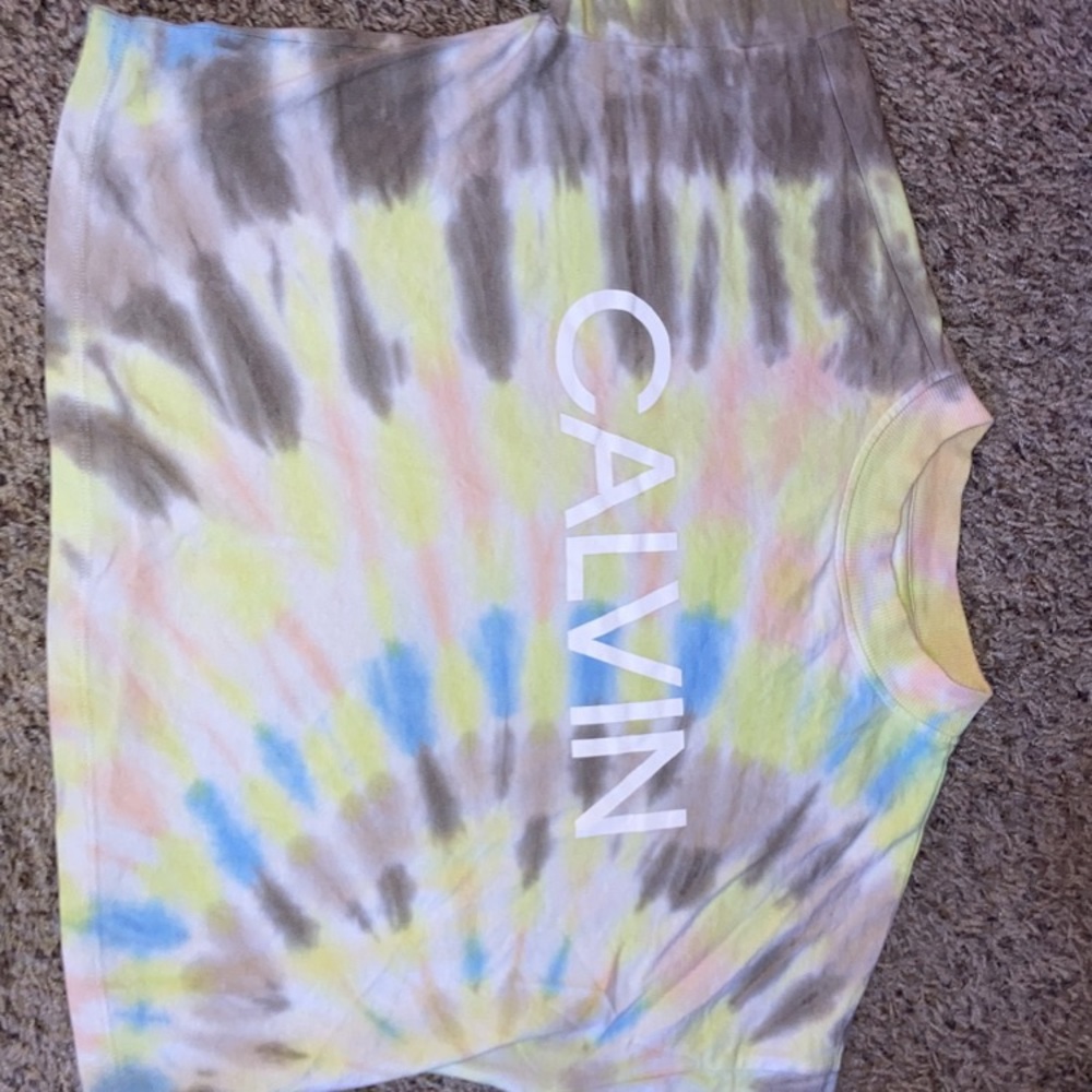 tie dye calvin klein cropped shirt.
